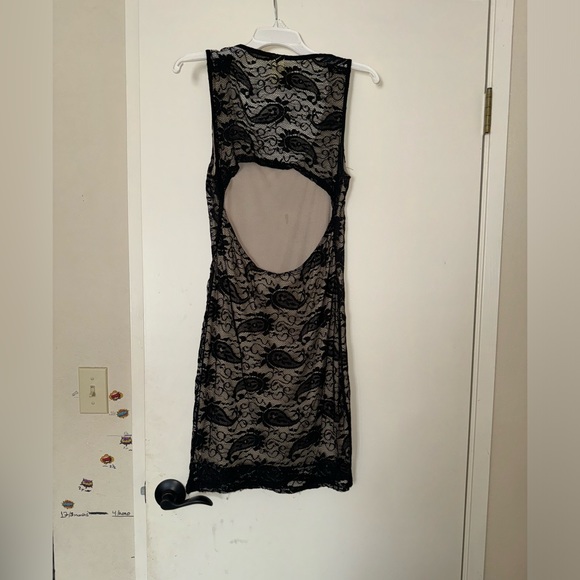 Misope lace mini dress with slip - Picture 6 of 6